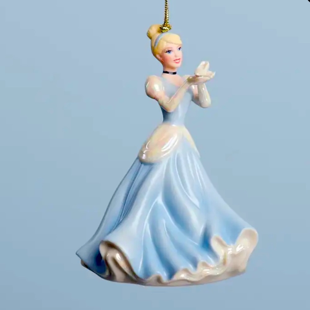 Disney Princess Cinderella Glass Slipper Ornament. New in Box! Collectible